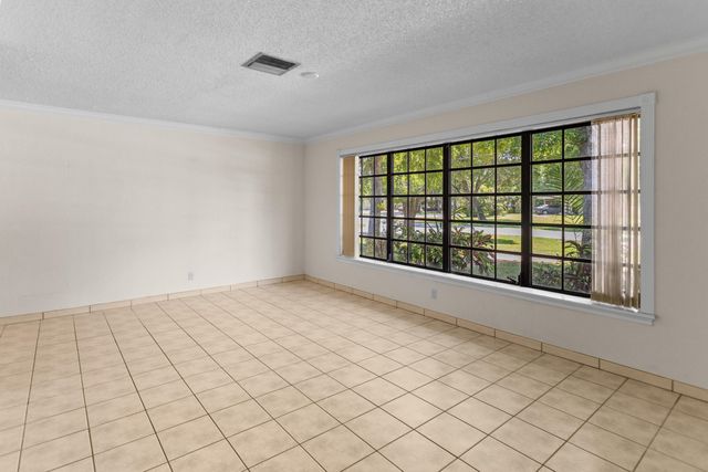 880 E ACRE Drive, Plantation, FL 33317