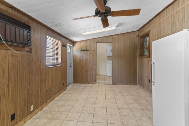 880 E ACRE Drive, Plantation, FL 33317