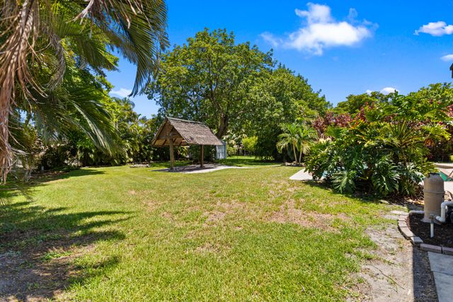 880 E ACRE Drive, Plantation, FL 33317