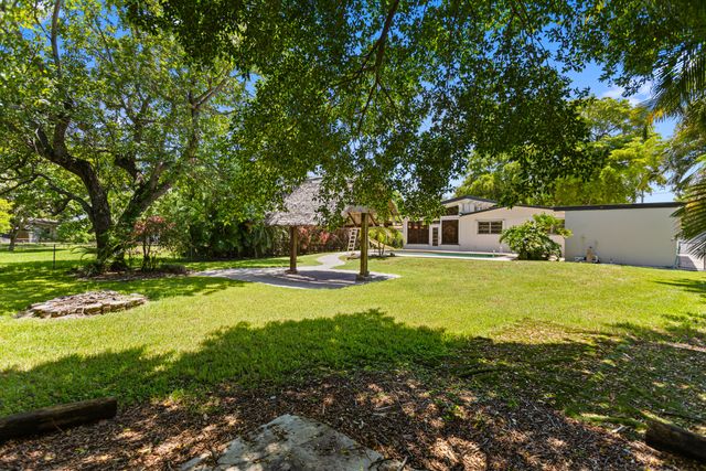 880 E ACRE Drive, Plantation, FL 33317