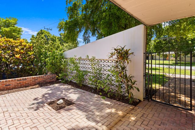 880 E ACRE Drive, Plantation, FL 33317