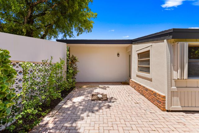 880 E ACRE Drive, Plantation, FL 33317