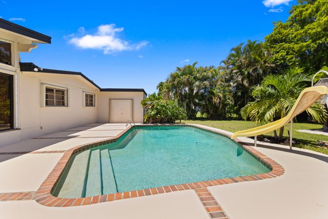 880 E ACRE Drive, Plantation, FL 33317