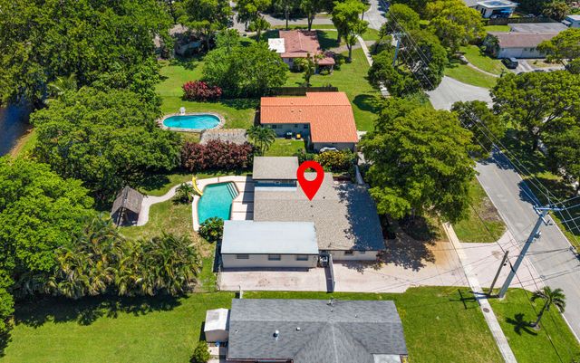 880 E ACRE Drive, Plantation, FL 33317