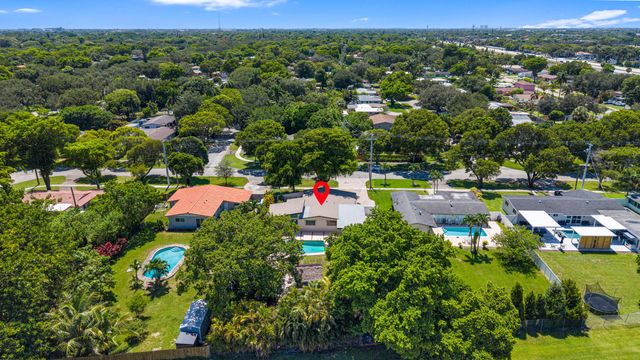 880 E ACRE Drive, Plantation, FL 33317
