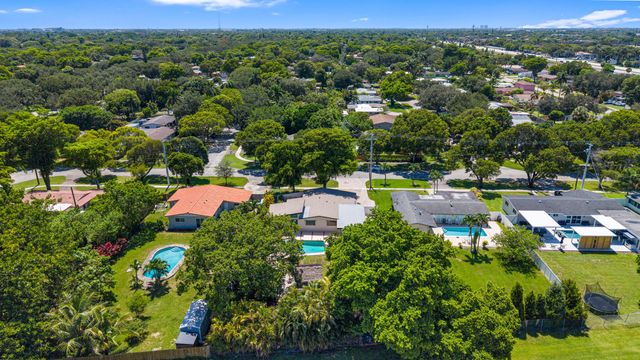 880 E ACRE Drive, Plantation, FL 33317