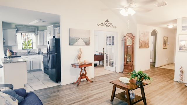 157 Presidents Way, Venus, TX 76084