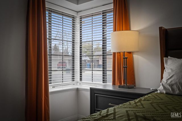 2800 Blackjack Oak Lane, Bakersfield, CA 93311