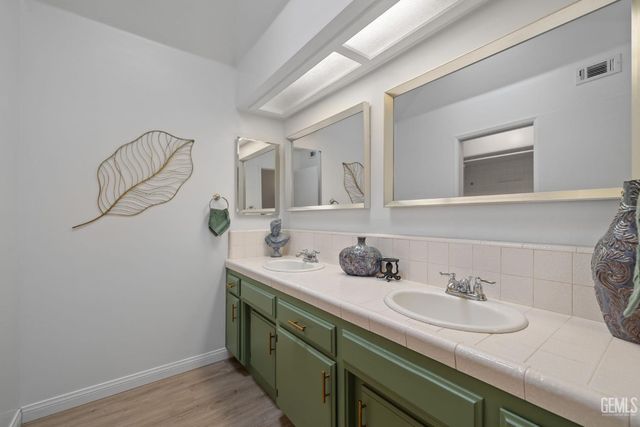 2800 Blackjack Oak Lane, Bakersfield, CA 93311