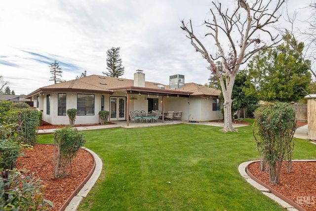 2800 Blackjack Oak Lane, Bakersfield, CA 93311