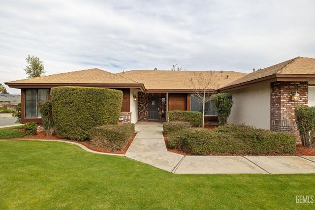 2800 Blackjack Oak Lane, Bakersfield, CA 93311