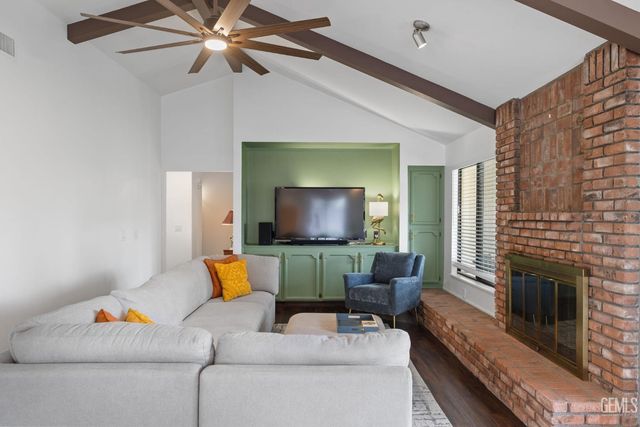 2800 Blackjack Oak Lane, Bakersfield, CA 93311