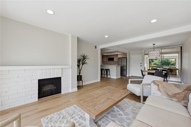 6275 Canoga 68, Woodland Hills, CA 91367