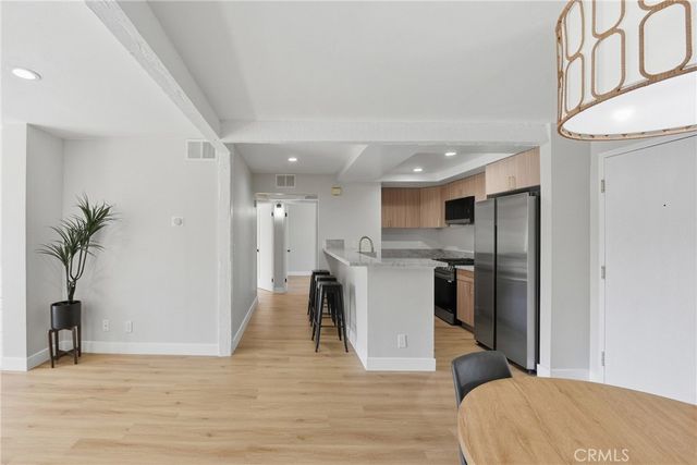 6275 Canoga 68, Woodland Hills, CA 91367