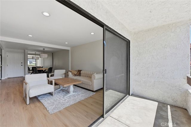6275 Canoga 68, Woodland Hills, CA 91367