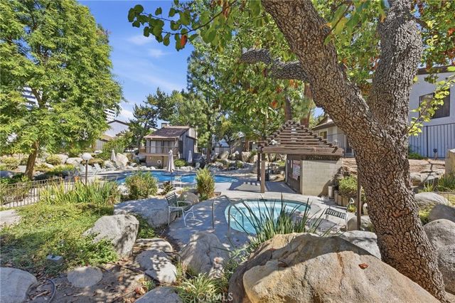 6275 Canoga 68, Woodland Hills, CA 91367