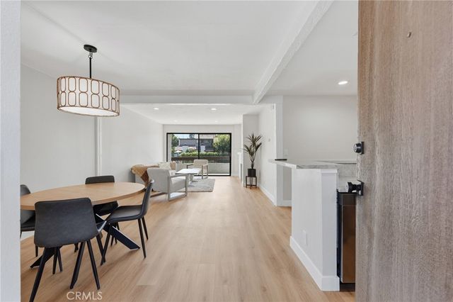 6275 Canoga 68, Woodland Hills, CA 91367