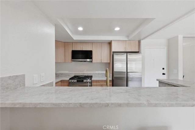 6275 Canoga 68, Woodland Hills, CA 91367