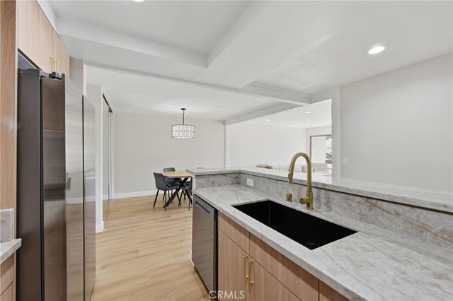 6275 Canoga 68, Woodland Hills, CA 91367