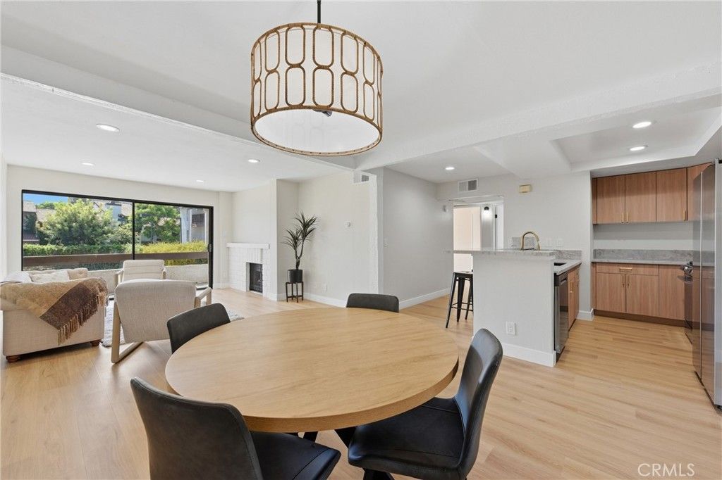 6275 Canoga 68, Woodland Hills, CA 91367 — photo 2
