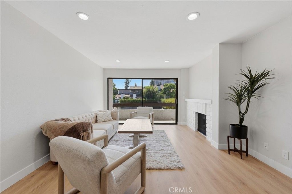 6275 Canoga 68, Woodland Hills, CA 91367 — photo 4