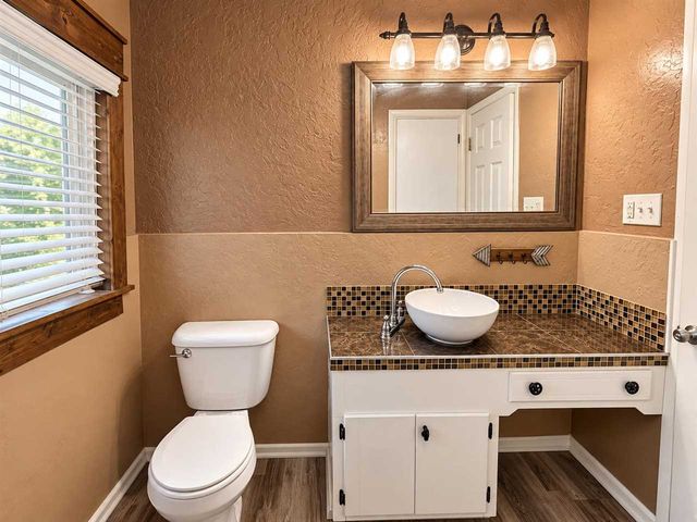 305 NW 40th St, Lawton, OK 73505