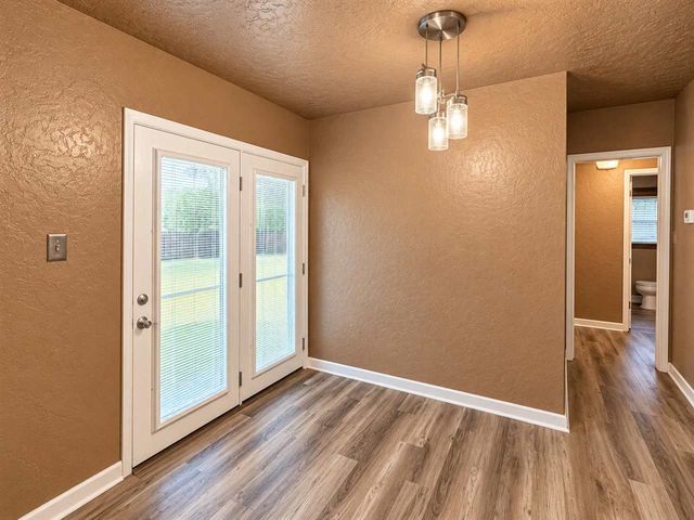 305 NW 40th St, Lawton, OK 73505