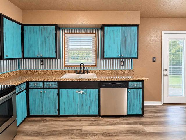 305 NW 40th St, Lawton, OK 73505