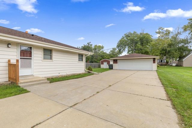 3140 S 107th STREET, West Allis, WI 53227