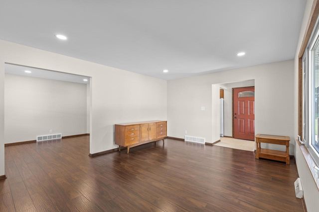 3140 S 107th STREET, West Allis, WI 53227