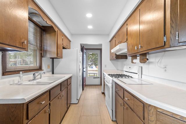3140 S 107th STREET, West Allis, WI 53227