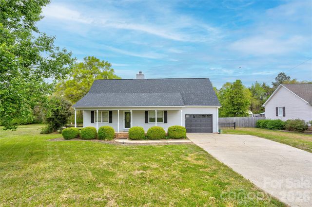 2705 Plantation Way, Albemarle, NC 28001