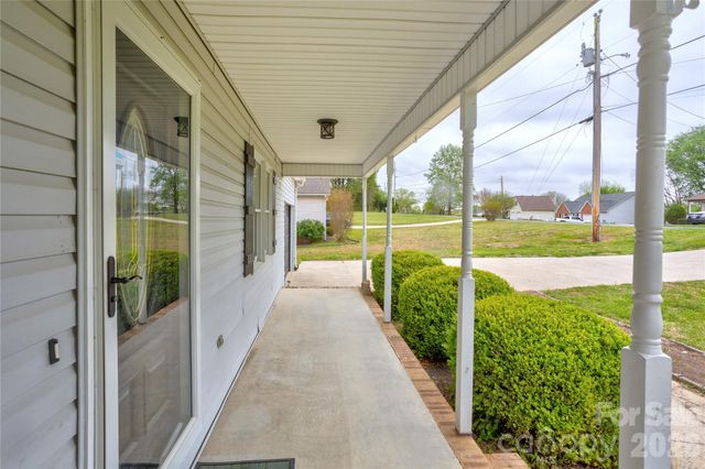 2705 Plantation Way, Albemarle, NC 28001