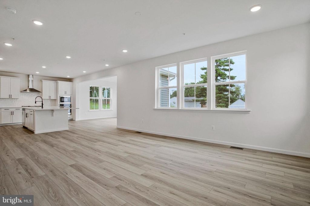 Image 9 of property listing at 1618 SHADY TREE CT, Bel Air, MD 21015