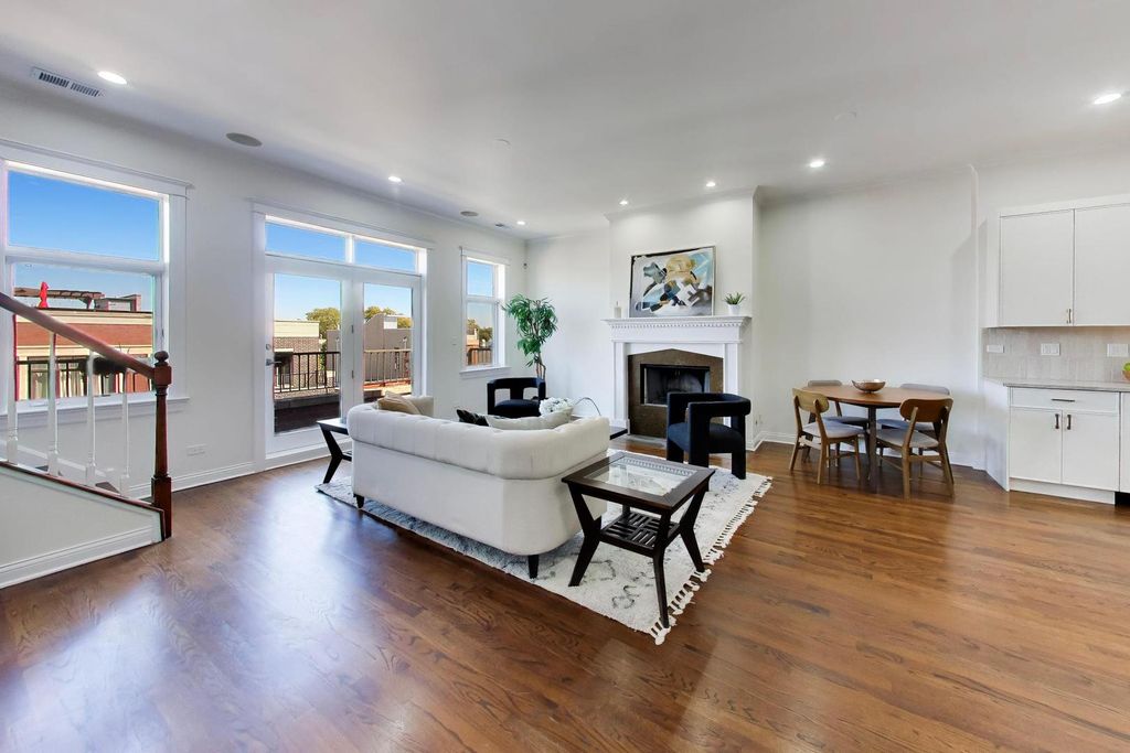 3056 N Clybourn Avenue 3S, Chicago, IL 60618 — photo 2