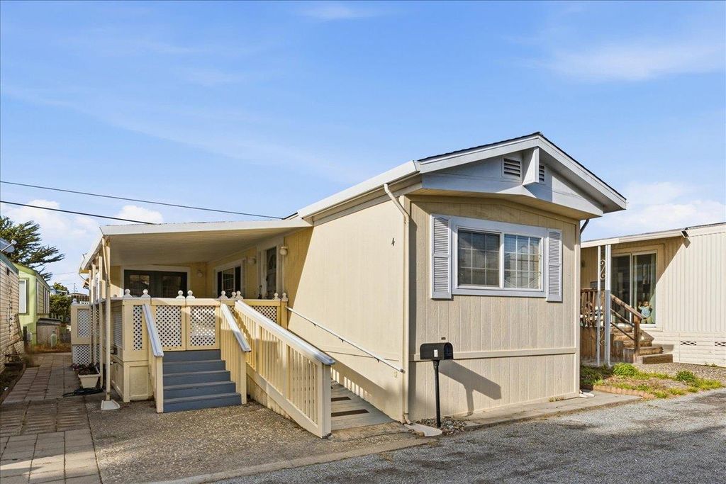 3128 Crescent Avenue 4, Marina, CA 93933