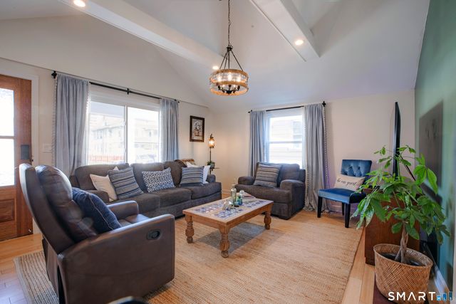 29 Quintard Terrace, Stamford, CT 06902