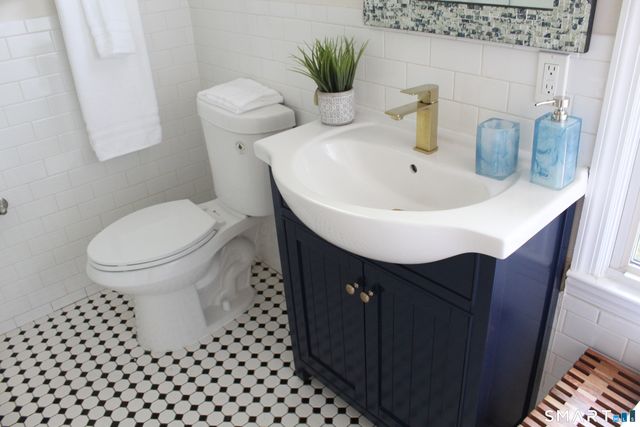 29 Quintard Terrace, Stamford, CT 06902