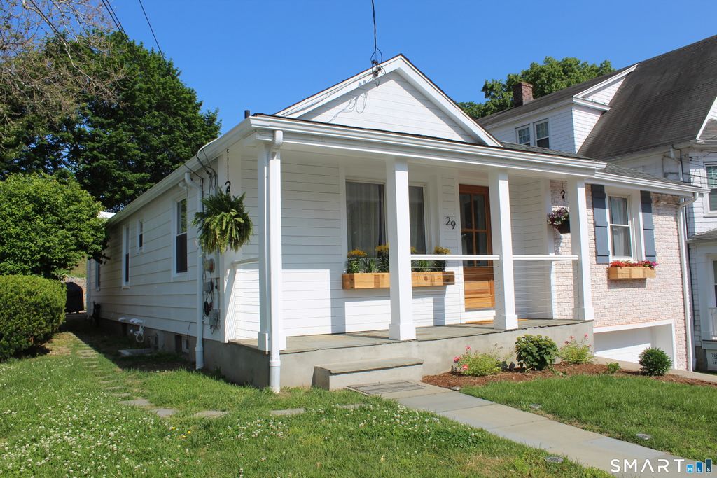 29 Quintard Terrace, Stamford, CT 06902
