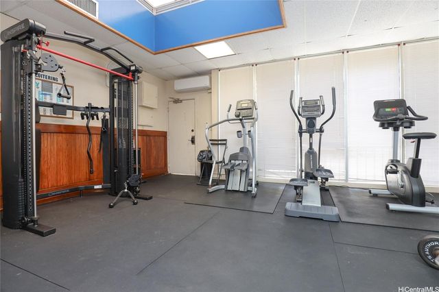 1535 Pensacola Street 44, Honolulu, HI 96822