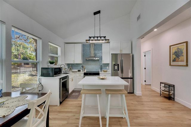 1021 E 25TH AVENUE, Tampa, FL 33605