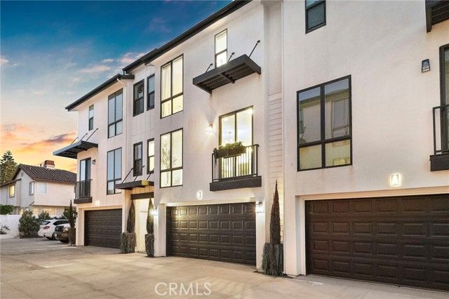 20452 Santa Ana Ave B, Newport Beach, CA 92660