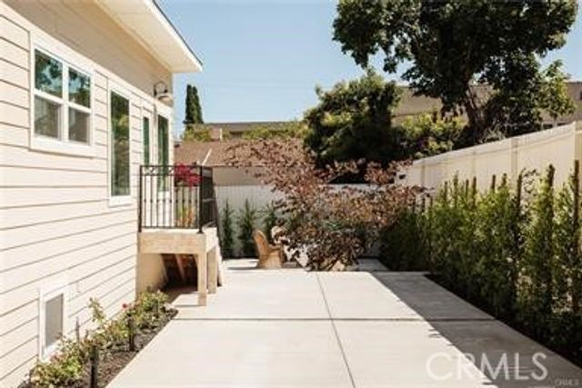 7142 Marshfield, Los Angeles, CA 90046