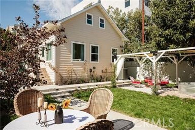 7142 Marshfield, Los Angeles, CA 90046