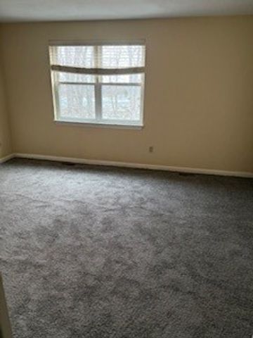 351 New London Avenue 304, Warwick, RI 02889