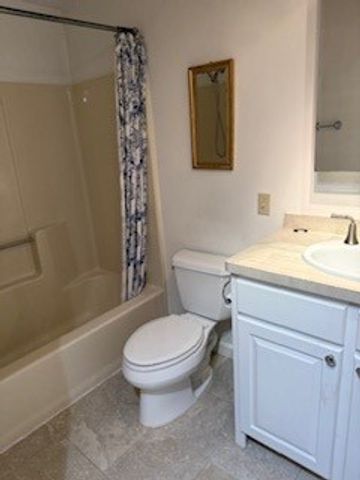 351 New London Avenue 304, Warwick, RI 02889