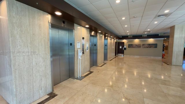 400 Kings Point Dr 408, Sunny Isles Beach, FL 33160