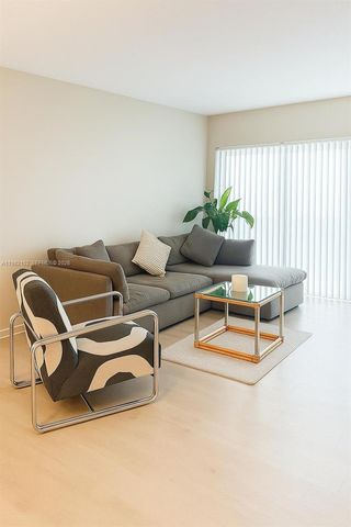 400 Kings Point Dr 408, Sunny Isles Beach, FL 33160