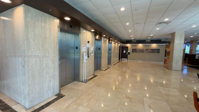 400 Kings Point Dr 408, Sunny Isles Beach, FL 33160