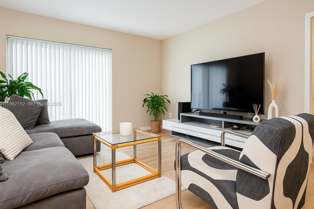 400 Kings Point Dr 408, Sunny Isles Beach, FL 33160